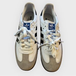 White Adidas Sambas